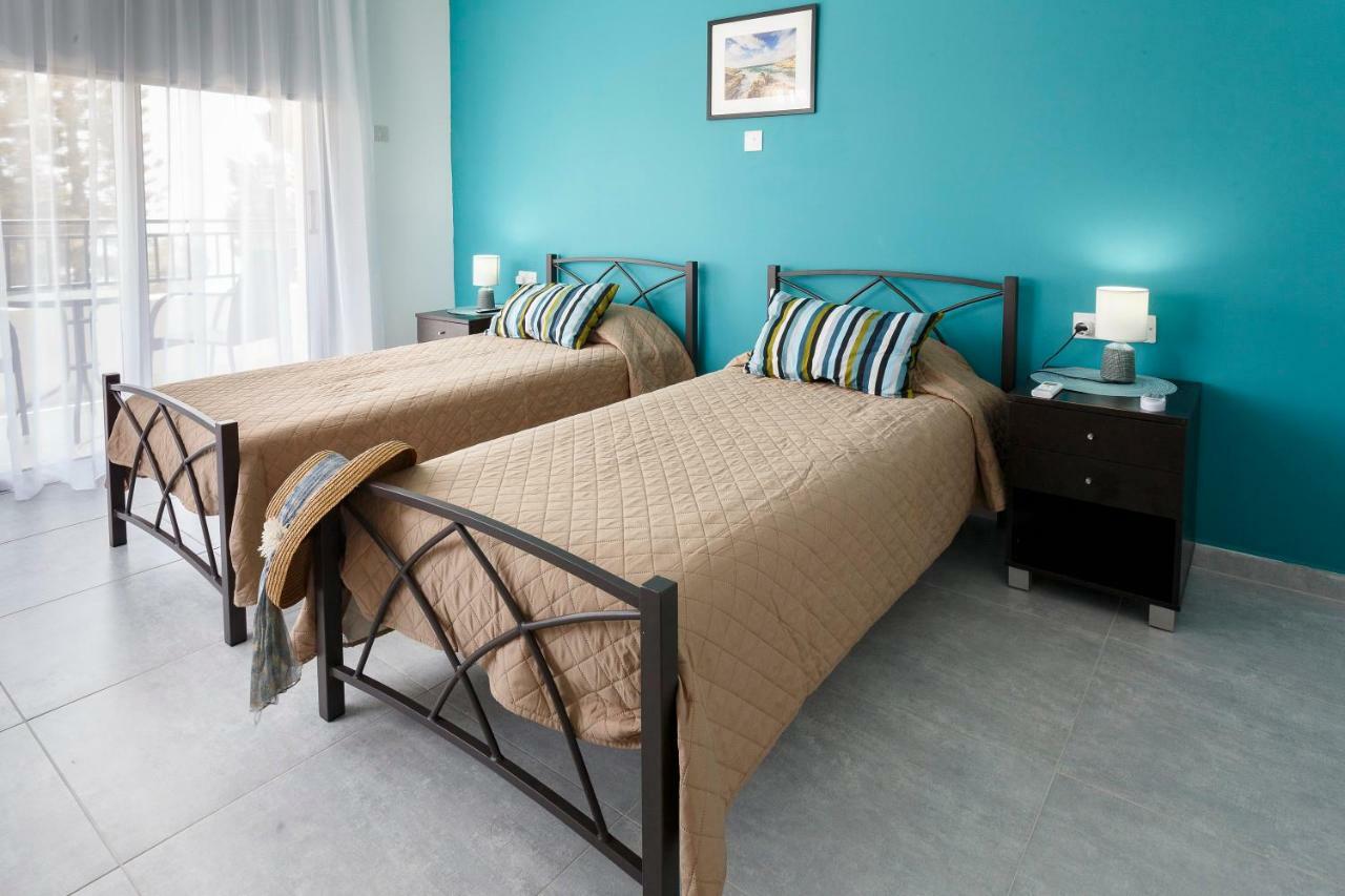 Coral Bay Sea Breeze Apartments - 3 Bedroom Apartment Peyia Exterior foto